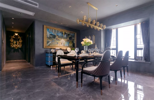 義大利黑金風，都市新貴的奢享空間