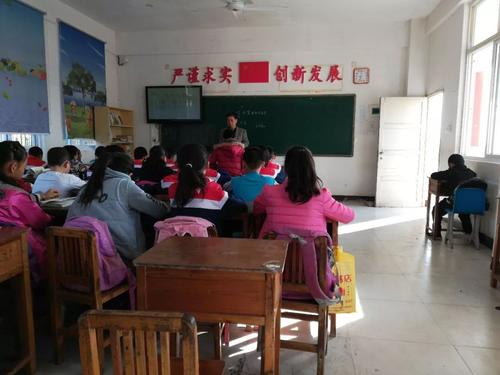 “你這輩子都超不過她”12歲女孩被全班人嘲笑，只因老師的一句話