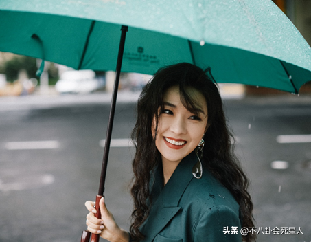 女星紅毯生圖比美:楊紫浮腫僵硬,熱依扎泛油光,熱巴“殺”瘋了 女星紅毯生圖比美:楊紫浮腫僵硬,熱依扎泛油光,熱巴“殺”瘋了