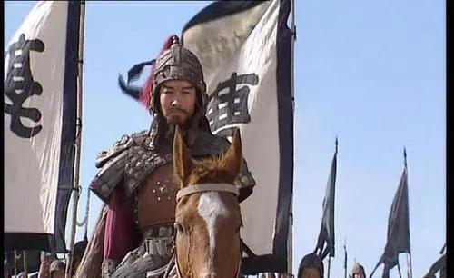 曹家李雲龍，虎豹天下行。十年征戰未曾敗，曹家有將名曹純