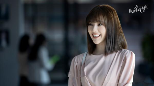 《眼裡餘光都是你》開播，羅正王鶴潤主演，爆笑又甜寵，職場爽劇