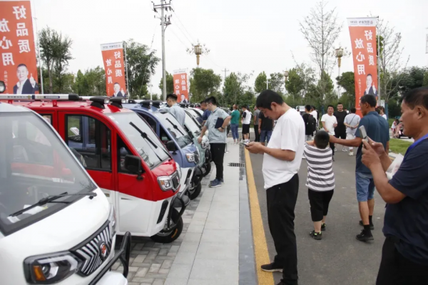 接娃“電動小三輪”,遮風擋雨,能上路,盛昊、海寶都出手了 接娃“電動小三輪”,遮風擋雨,能上路,盛昊、海寶都出手了