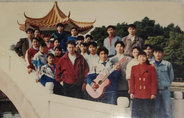 七律· 題同學三十年重逢