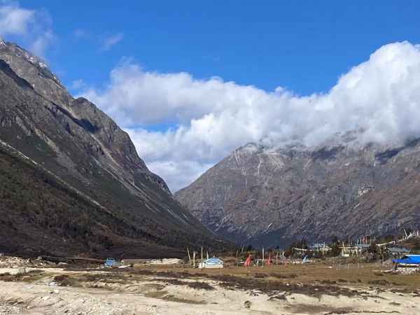 西藏尼屋依嘎冰川旅行記