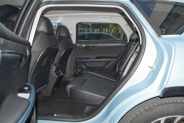 詳解嵐圖FREE四驅增程型，5門5座SUV，顏值高底盤穩，適合年輕人