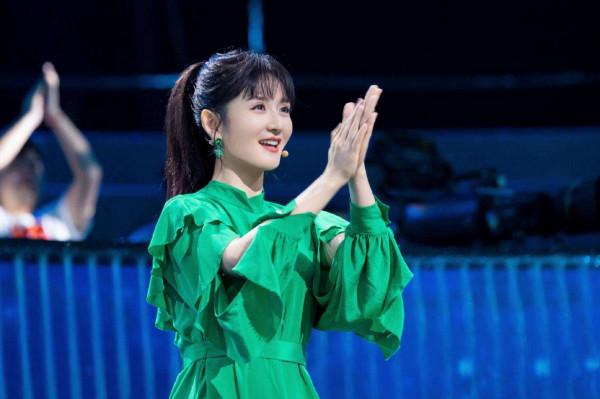 5位女星未成名前的樣子，王豔告訴你啥才叫美，看到謝娜我笑了