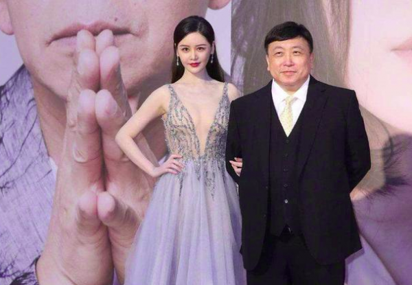 新版周芷若被網友群嘲&OpenCurlyDoubleQuote;科技臉&rdquo;，演員本人素顏出鏡，疑似回應