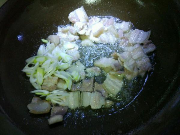 東北經典名菜亂燉大豐收，美味誘人，沒吃過一點要試試，超香