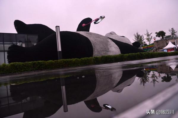 “大黃鴨之父”在中國建了座全球最重大熊貓雕塑:130噸重26米長 “大黃鴨之父”在中國建了座全球最重大熊貓雕塑:130噸重26米長