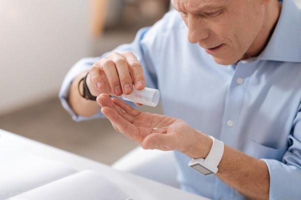 60歲後斷崖式衰老,用藥不良反應更多?醫生:老年用藥有3個注意 60歲後斷崖式衰老,用藥不良反應更多?醫生:老年用藥有3個注意