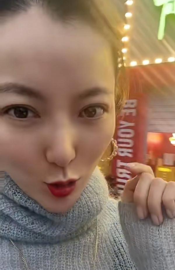 安徽臺一姐餘聲慶結婚兩週年,撇下兒子過二人世界,吃小吃接地氣 安徽臺一姐餘聲慶結婚兩週年,撇下兒子過二人世界,吃小吃接地氣