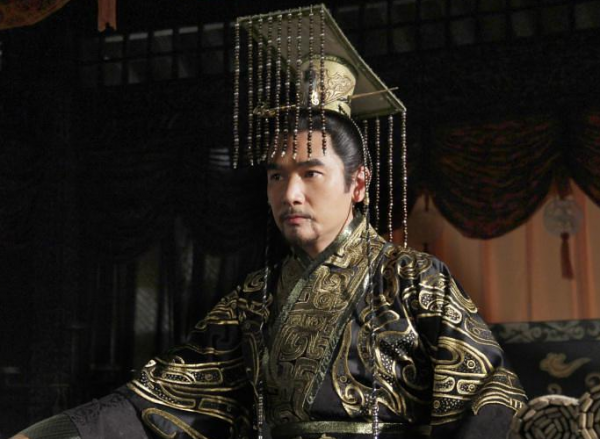 唐朝一地痞混混，埋葬父親時挖出龍穴，三十年後成為開國之君