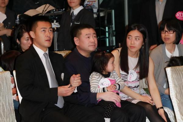 身家300億劉鑾雄長子,卻鍾情相貌平凡的女人,他到底想要什麼? 身家300億劉鑾雄長子,卻鍾情相貌平凡的女人,他到底想要什麼?