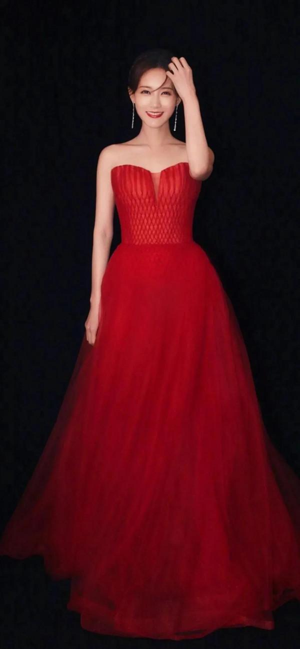 李一桐 全面屏桌布