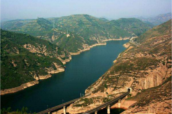 陝西老漢挖出4個銅罐,當夜壺用26年,經專家鑑定為國寶級文物 陝西老漢挖出4個銅罐,當夜壺用26年,經專家鑑定為國寶級文物