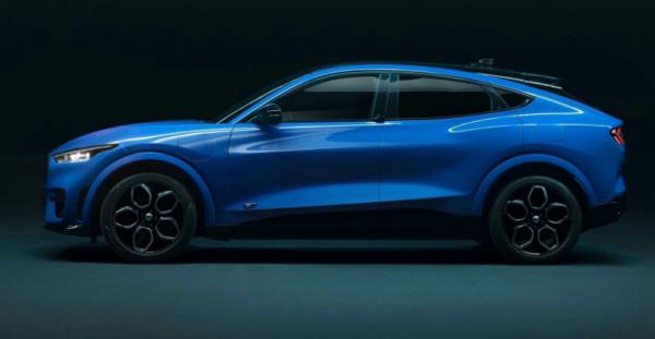 【幫你選車】懷念內燃機？他們可不會，給畢業生推薦幾款電動車