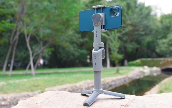 自動開合，三軸一體便攜無壓力-SNOPPA隨拍ATOM 2自動摺疊手機雲臺