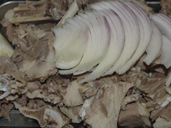 來新疆，大塊吃肉，手抓肉過癮