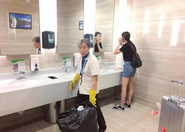 偶遇女星，大家來猜猜看，她是誰呢？