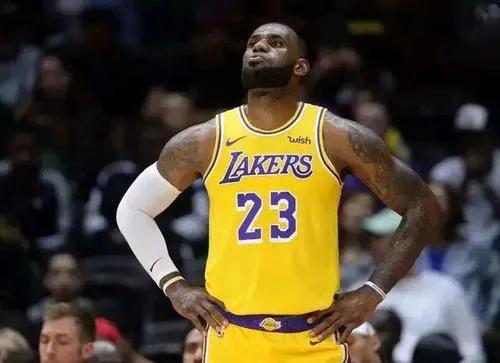 NBA《詹姆斯傳》：是非功過、平淡傳奇