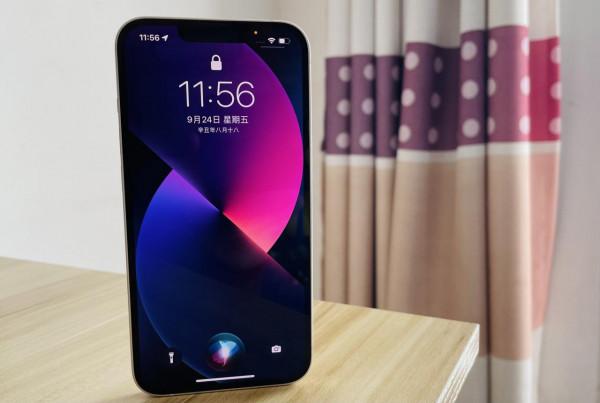 2021年回顧，評論量超50萬+的手機有8款，目前這3款依然值得入手