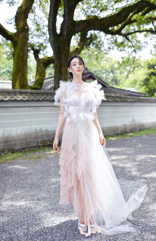 軍嫂張馨予才貌俱佳，何捷真是賺到了