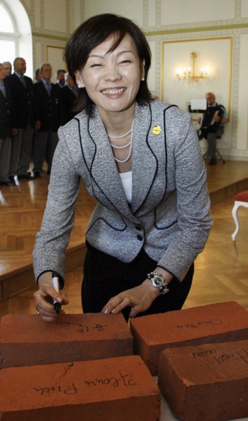 安倍晉三家的婆媳大戰:一個日本老佛爺,一個豪門千金,結果如何 安倍晉三家的婆媳大戰:一個日本老佛爺,一個豪門千金,結果如何