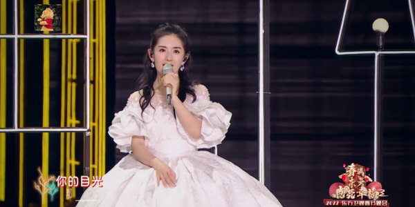 6臺春晚群芳爭豔：唐嫣劉海翻車，張雨綺鑽飾搶鏡，AB像大頭娃娃