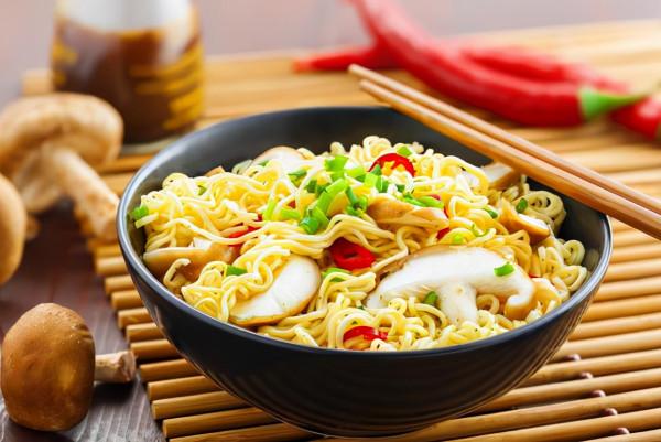 別再“黑”泡麵了,真正要少吃的是這5種食物,儘早知道為好 別再“黑”泡麵了,真正要少吃的是這5種食物,儘早知道為好