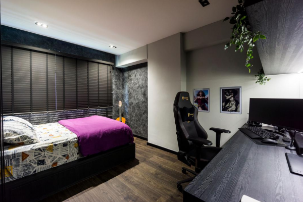 130㎡的房子，餐廳對面一整面牆多功能櫃，我確定當初的決定沒錯