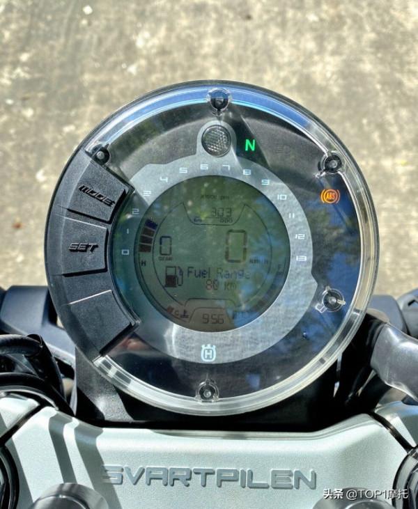 野性浸入骨髓 胡斯瓦納Svartpilen 401 終究是叫好不叫座