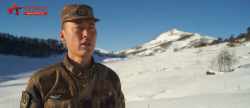 暖暖的！直升機為邊防戰士送來年貨