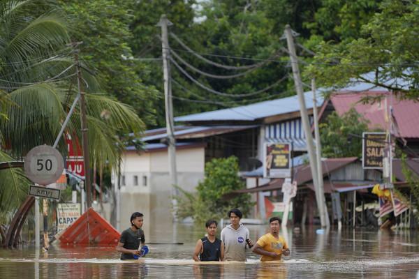 連日強降雨致馬來西亞吉隆坡等地遭受水災