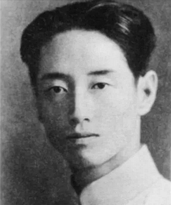 臧克家改《沁園春·雪》中一字，毛主席看後連連稱讚：就按你的改