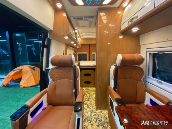 衛航野獸奢華版房車來襲!商旅兩用,號稱房車中的“勞斯萊斯”? 衛航野獸奢華版房車來襲!商旅兩用,號稱房車中的“勞斯萊斯”?