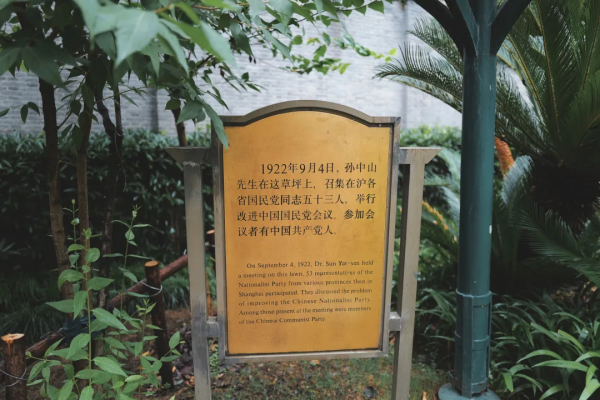 這輛“百年限定”的紅色巴士，今年特別值得坐上一坐