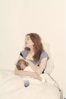 3個月女嬰趴睡身亡，母嬰圈還有多少智商稅產品？