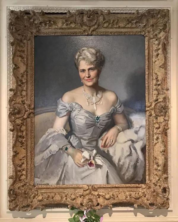 美國富豪中的“王室迷”,竟然“繼承”了4位皇后的家當 美國富豪中的“王室迷”,竟然“繼承”了4位皇后的家當