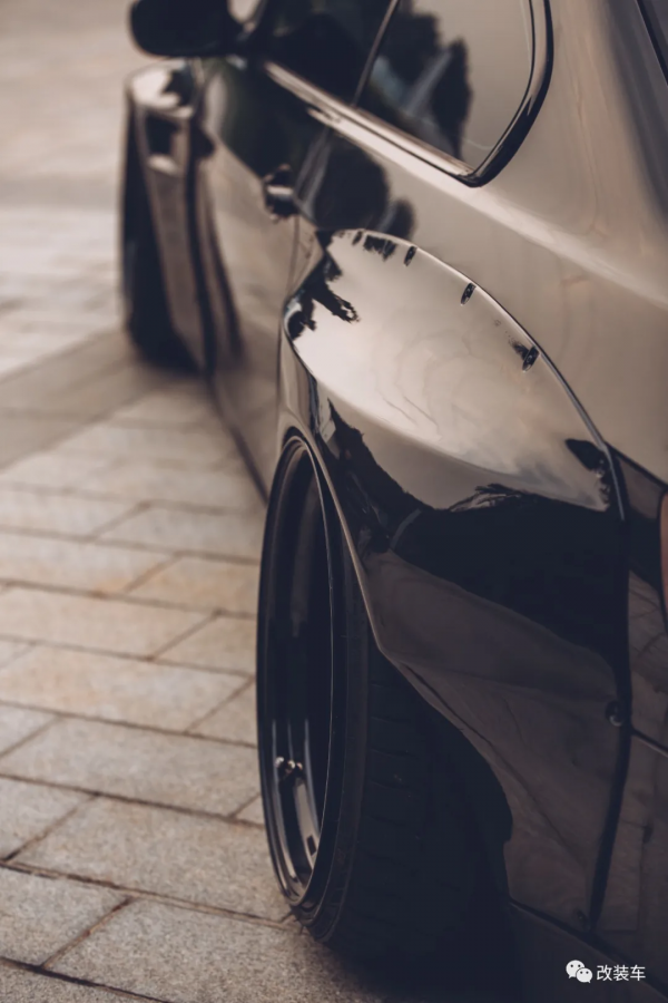 遼寧車友的寶馬E92逆向改裝，先選寬體後挑車你學到了嗎？