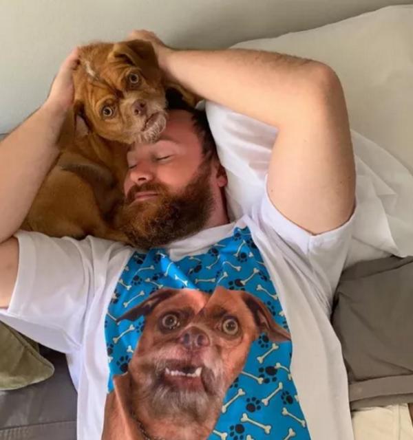 狗狗因長了“山羊鬍”被丟，被好心人救下以後，達到了狗生巔峰