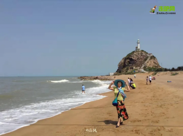 退休工人老兩口吃住在車上，養老金自駕遊，十年走遍中國