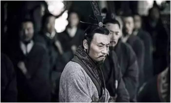 商鞅，張儀，範睢，呂不韋，李斯這5人，誰對秦的貢獻最大？