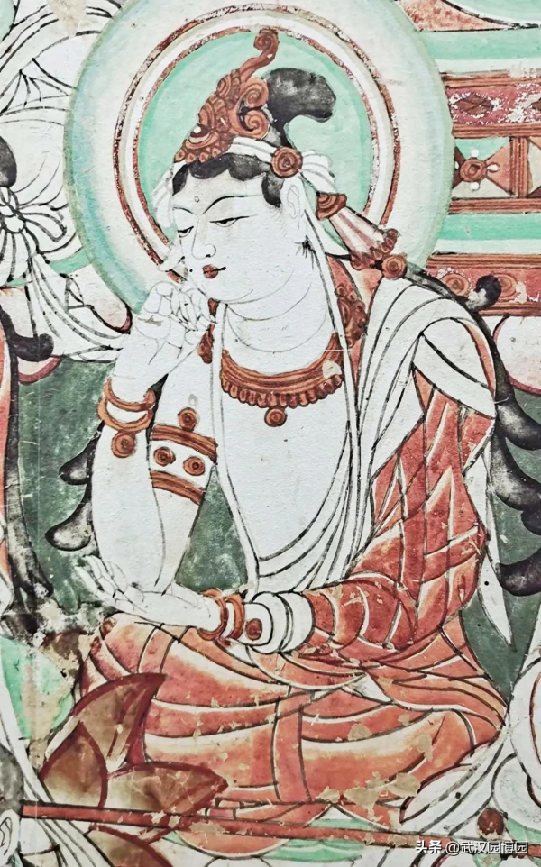 千年敦煌壁畫裡，藏著你的深秋時尚指南