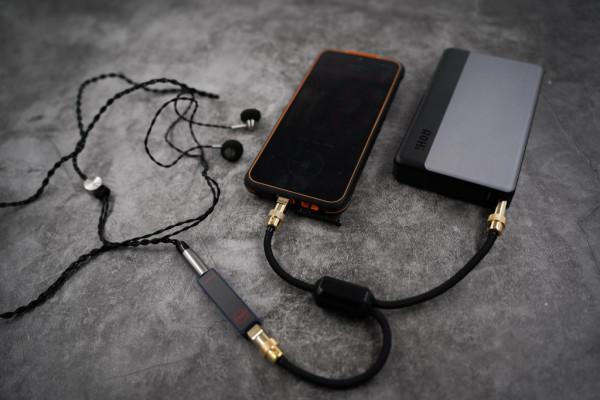 聊聊最近聽過的很玄學的東西:Y型HiFi獨立供電資料線 聊聊最近聽過的很玄學的東西:Y型HiFi獨立供電資料線