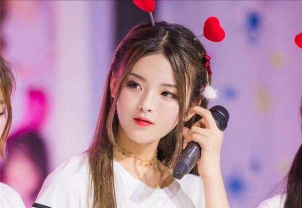 從工廠女工到流量明星，草根女孩楊超越是如何改天換命的？