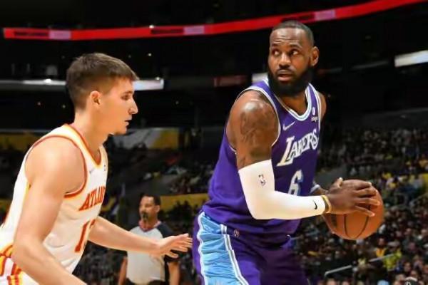 季後賽砍下10次以上三雙有多難？歷史僅4人做到，韋少12次僅第三