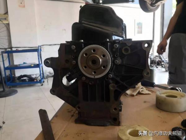 大眾高爾夫1.4T差點開報廢，燒機油、燒防凍液、缺缸大修一次解決
