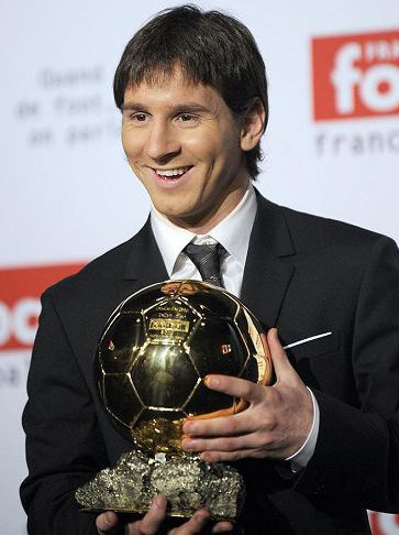 絕代雙驕！盤點C羅與梅西曆年獲得金球獎的冠軍榮譽與個人榮譽