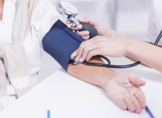 60歲後身體出現這5種變化，是衰老的正常現象，做好調養有助健康