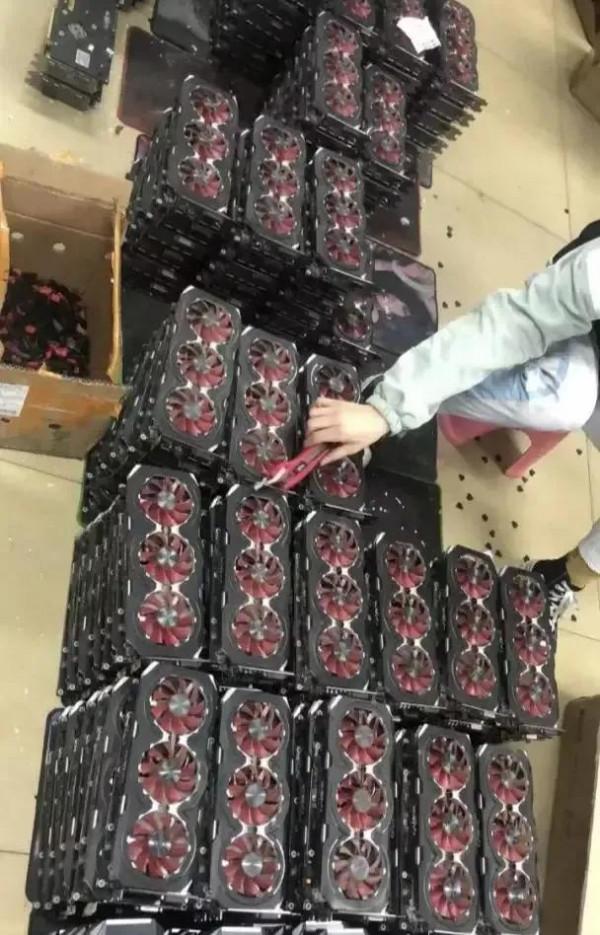 顯示卡，好壞無所謂，整機也行